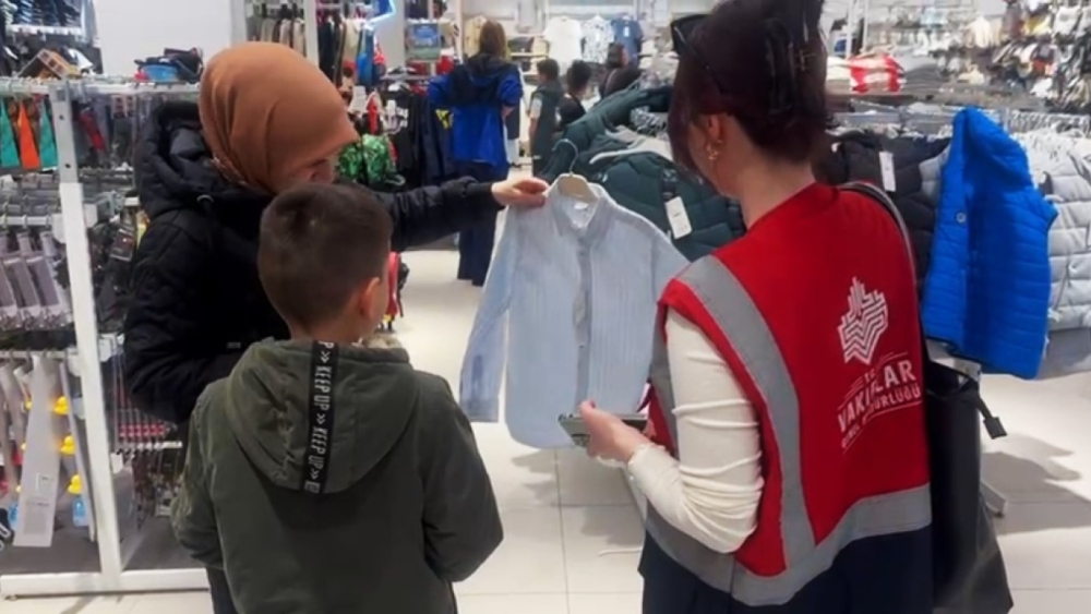 EDİRNE VAKIFLAR BÖLGE MÜDÜRLÜĞÜNDEN ÇOCUKLARA BAYRAMLIK