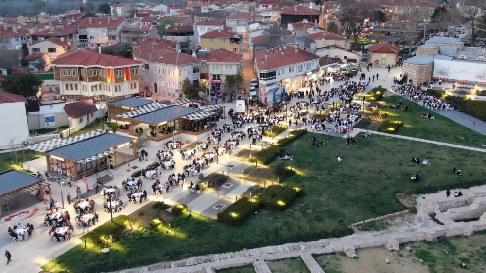 EDİRNE BELEDİYESİ KADİR GECESİ’NDE İFTAR PROGRAMI DÜZENLEDİ