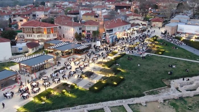 EDİRNE BELEDİYESİ KADİR GECESİ’NDE İFTAR PROGRAMI DÜZENLEDİ