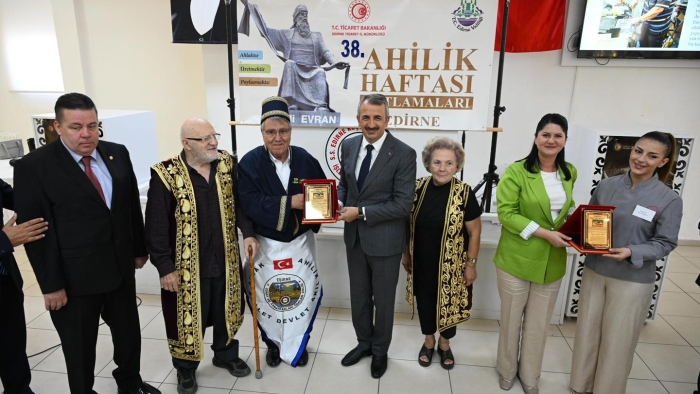 38. AHİLİK HAFTASI ETKİNLİKLERİ KAPSAMINDA ŞED KUŞANMA TÖRENİ DÜZENLENDİ
