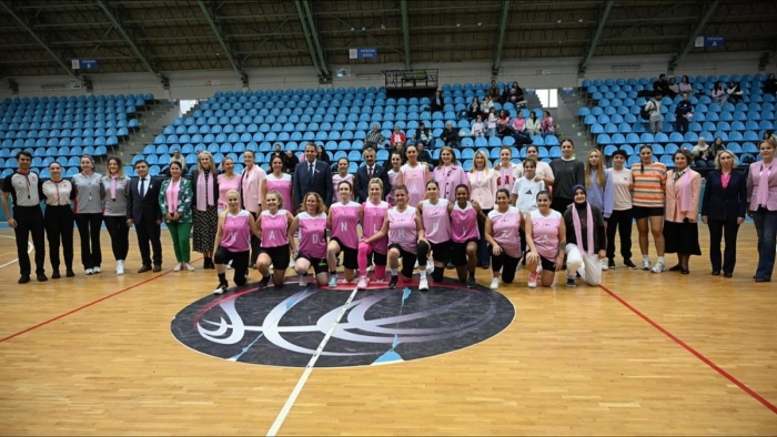 PEMBE DOSTLUK MAÇIYLA FARKINDALIK YARATTILAR