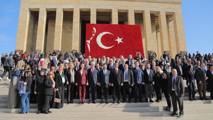 CHP TAM KADRO ATA’NIN HUZURUNDA “ATAMIZIN YOLUNDAYIZ, CUMHURİYET’İN IŞIĞINDAYIZ”