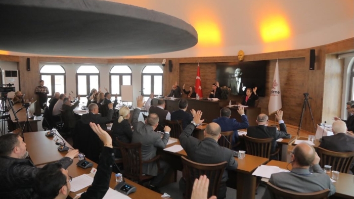2026 YILININ İLK MECLİSİ ‘YÜKSEK TANSİYONLA’ BAŞLADI!