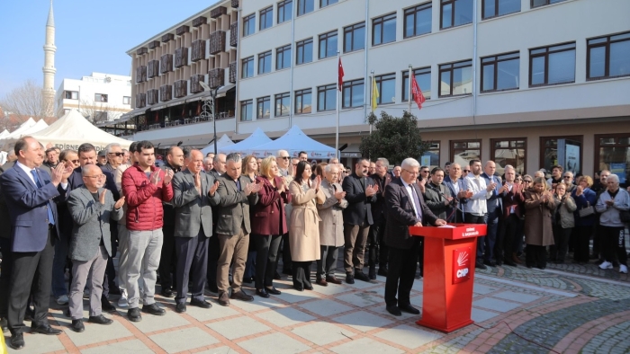 CHP’Lİ BALKANLI, İMAMOĞLU’NUN CEZAEVİNDEN GÖNDERDİĞİ MEKTUBU OKUDU