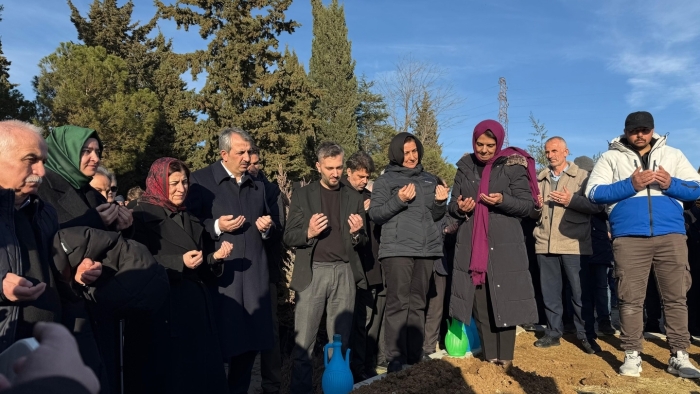 MİLLETVEKİLİ FATMA AKSAL’IN BABASI MUSTAFA AKSAL TOPRAĞA VERİLDİ