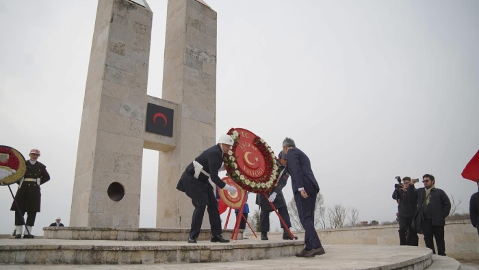 ÇANAKKALE’DE DESTAN YAZAN KAHRAMANLAR ANILDI