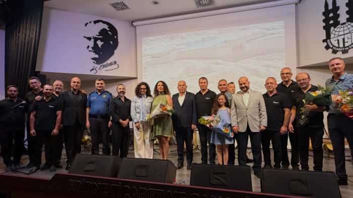 BERGÜZAR TÜRK HALK MÜZİĞİ GRUBU’NDAN ETSO’DA UNUTULMAZ KONSER