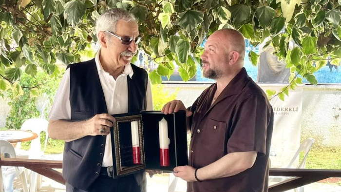 KIRKPINAR AĞASI ÖZÜNLÜ’DEN KADİM AĞA ALPER YAZOĞLU’NA KIRMIZI DİPLİ MUMLA DAVET