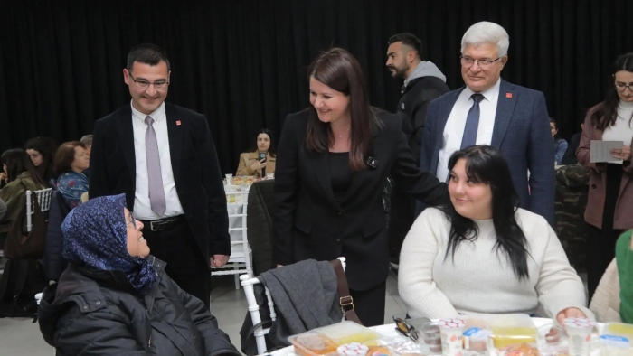 7 MAHALLE ATATÜRK KÜLTÜR MERKEZİ’NDE İFTARDA BULUŞTU