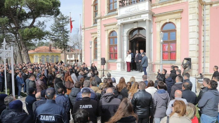 EDİRNE BELEDİYESİ’NDE BAYRAMLAŞMA: BAŞKAN GENCAN PERSONELLE BULUŞTU