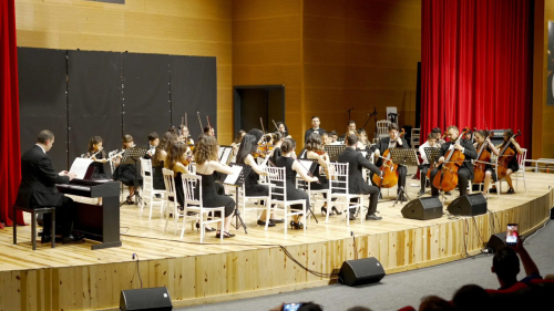GENÇ MÜZİSYENLER YILSONU KONSERİNDE ALKIŞ TOPLADI