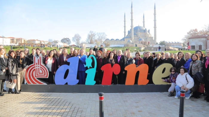 5 ARALIK'IN 91. YILINDA EDİRNE'DEN GÜÇLÜ KADIN DAYANIŞMASI MESAJI